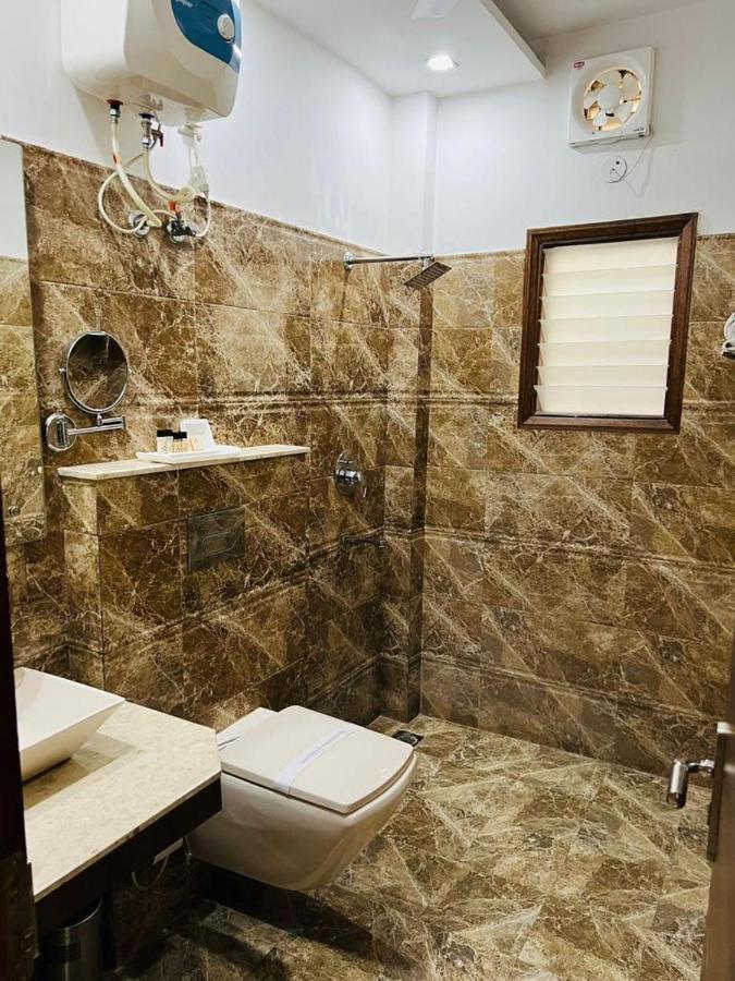 Hotel Whistling Greens Moga Экстерьер фото