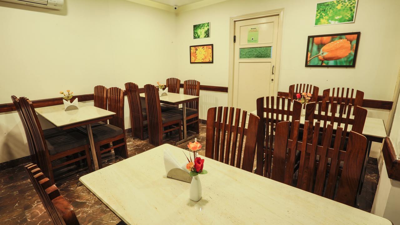 Hotel Whistling Greens Moga Экстерьер фото